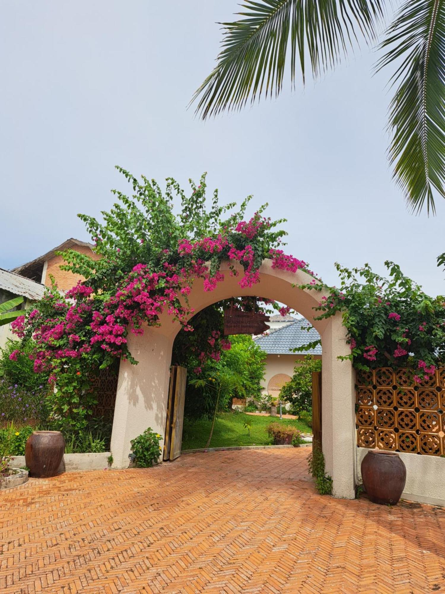 Golden Lotus Spa & Homestay Ap Thien Phuoc Buitenkant foto