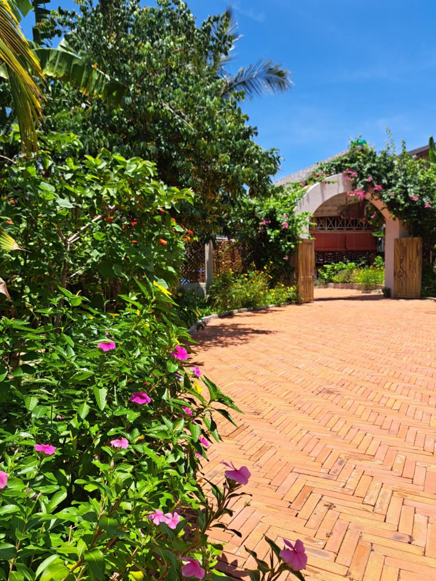 Golden Lotus Spa & Homestay Ap Thien Phuoc Buitenkant foto